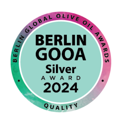 Medalla de plata 2024 en los Berlin Global Olive Oil Awards (GOOA) por calidad en aceite de oliva.